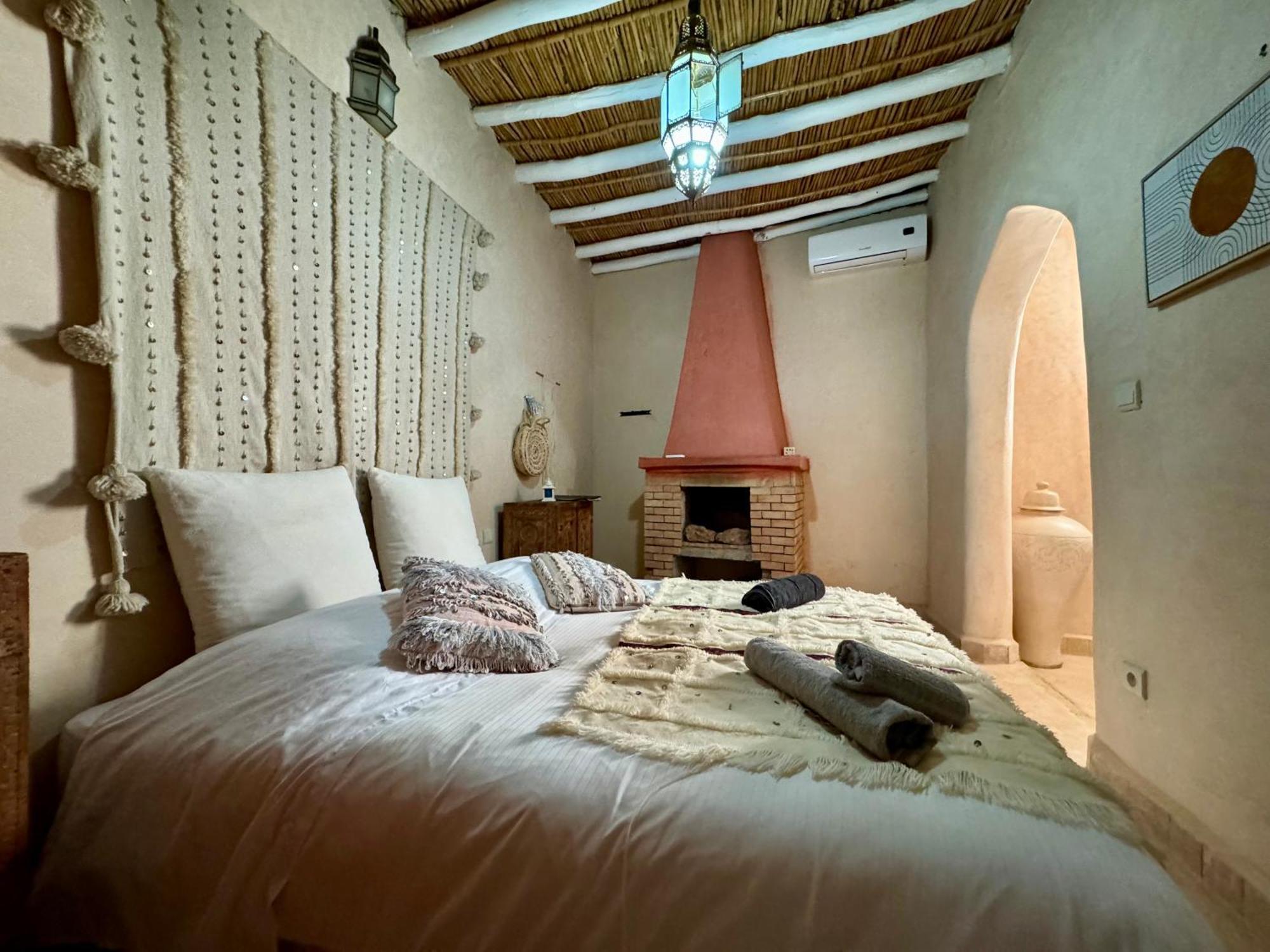 Jenny Lynn Hotel Tazrou Exterior photo